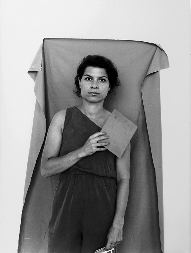 Selbstportrait mit Graukarte, 2013